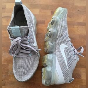 Nike Women's Violet Ash Air VaporMax Flyknit 3 Shoes